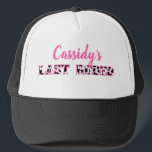 Gorra De Camionero La última fiesta de Bachelorette de Rodeo Disco<br><div class="desc">Celebra que las novias estén con estos gorras personalizados de la fiesta de la bacheladería con temática de vaquera de la discoteca. Presentan el divertido lema "ÚLTIMO RODEO" en vacas blancas y negras que esconden letras estampadas con el nombre de la novia en letras rosadas.</div>