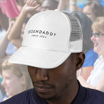 Gorra De Camionero LegenDaddy para legendarios dads minimalistas<br><div class="desc">LegenDaddy desde 20xx diseño minimalista moderno para Dads legendarios. Personalízalo con tu texto/año. Regalo para los Navidades del Día del Padre o cumpleaños.</div>