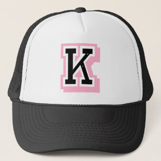 Gorra De Camionero letra rosada negra K