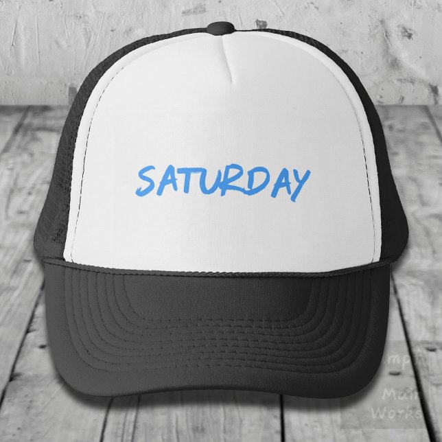 Gorra De Camionero Lettering Design ‘Saturday’ in Sky Blue (Subido por el creador)