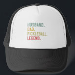 Gorra De Camionero Leyenda de pelota de papá, marido de la camiseta d<br><div class="desc">Mens Vintage Shirt Husband Dad Pickleball Legend Retro marido,  papá,  pickleball,  leyenda,  jugador de pickleball,  palillo de pickleball,  pickleball divertido,  dink,  pelota de pickleball,  equipo de pickleball,  entrenador de pickleball,  regalo de pickleball,  dink responsablemente,  camisa de pickleball,  pista de pikleball,  regalos</div>