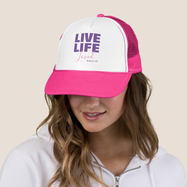 Gorra De Camionero Live life loved Christian faith quote scripture (In situ)