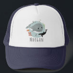 Gorra De Camionero Los niños cortan ballenas del océano azul y peces<br><div class="desc">Este lindo y moderno diseño de camioneros para niños presenta ballenas azules,  peces,  orcas y algas marinas,  y espacio para que su hijo añada su nombre. ¡El regalo perfecto para los amantes del océano!</div>