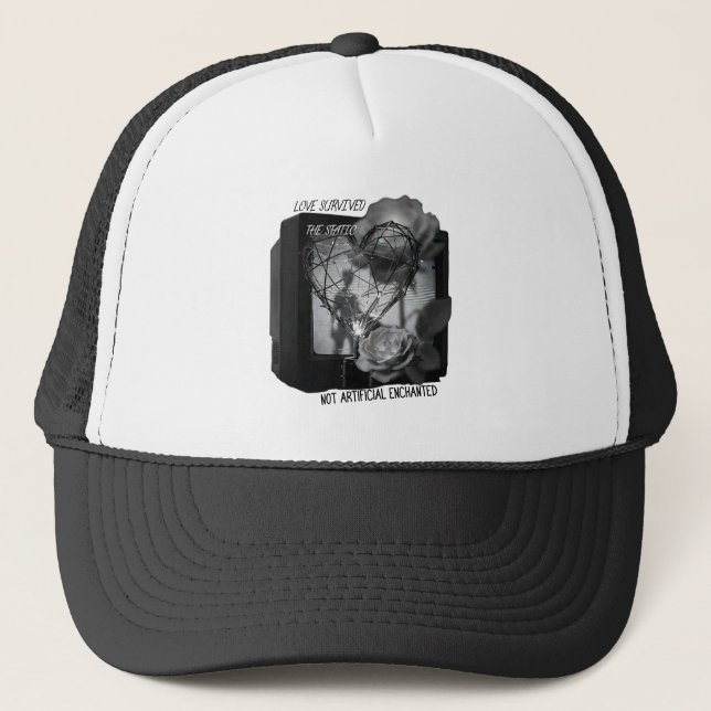 Gorra De Camionero Love Survived the Static (Anverso)