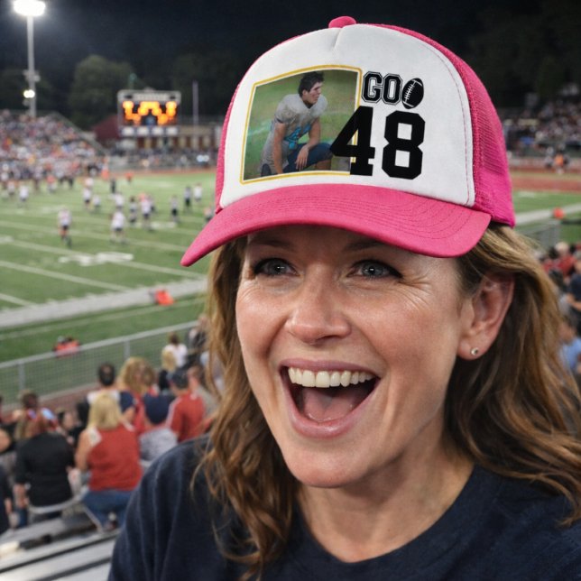 Gorra De Camionero Mamá de fútbol personalizada (Support your favorite football player.  Not shown to scale. Image is for example purposes only.)