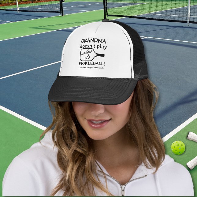 Gorra De Camionero Minimalista jugador de piquetes de la abuela graci (Grandma Pickleball Funny Humor Black Typography Cap)