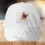 Gorra De Camionero Moda minimalista moderna Mascota Bestie BFF Foto<br><div class="desc">El diseño se compone de tipografía divertida y lúdica con fuentes sans serif y serif. Añadir una foto personalizado.</div>