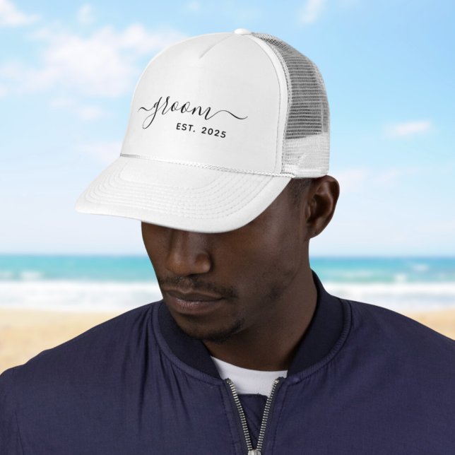 Gorra De Camionero moderno y elegante guión minimalista Groom (Simple modern minimalist elegant script Groom Trucker Hat
)