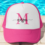 Gorra De Camionero Monograma estilizado moderno rosa caliente<br><div class="desc">Encima de tu aspecto con nuestro Monograma Moderno y Moderno sombrero de Camión Rosado Caliente! Este gorra, con un vibrante diseño rosado caliente y personalizado con su monograma en un estilo elegante y moderno, le aporta un toque personalizado y moda a su estilo. La malla respirable trasera y el cierre...</div>