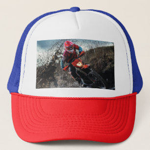 Gorra De Camionero Motociclista sucio tirando almohada