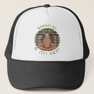Gorra De Camionero Namastay 6 Feet Away Quarantine Funny Shirt