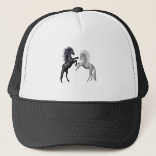 Gorra De Camionero Negro y un caballo blanco que pelean