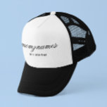 Gorra De Camionero Nombre de mejor caligrafía de mamá de todos los ti<br><div class="desc">Celebra a las madres especiales en tu vida con nuestro diseño de nombre de caligrafía de mejor mamá de todos los tiempos, perfecto para el Día de la Madre, cumpleaños o cualquier ocasión para mostrar tu amor. Este regalo elegante y de personalizable es ideal para todas las mamás, ya sean...</div>