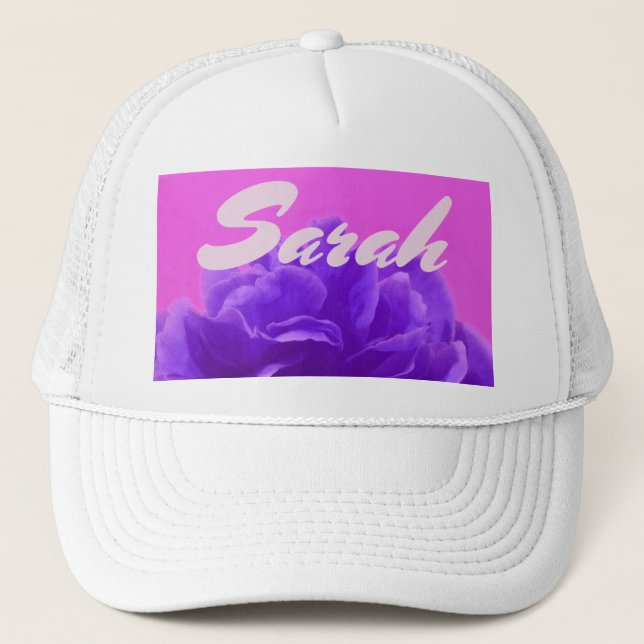 Gorra De Camionero Nombre personalizado Floral de frambuesa morada (Anverso)