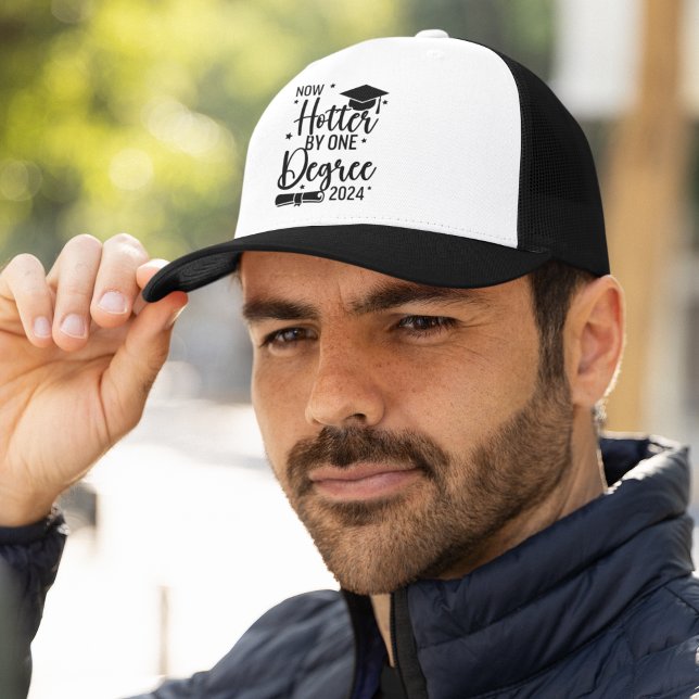 Gorra De Camionero Now Hotter By one Degree 2024 Funny Graduated Gift (Subido por el creador)