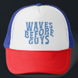 Gorra De Camionero Olas frente a hombres vacaciones de verano Chicas<br><div class="desc">¡Haz que tu viaje de chicas sea inolvidable con este sombrero de camionero "Olas antes de los muchachos"! Perfecto para fiestas de soltera y vacaciones tropicales, este atractivo tee muestra un diseño lúdico de olas y palmeras. Diseñado con materiales de alta calidad para ofrecer el máximo confort y estilo, es...</div>