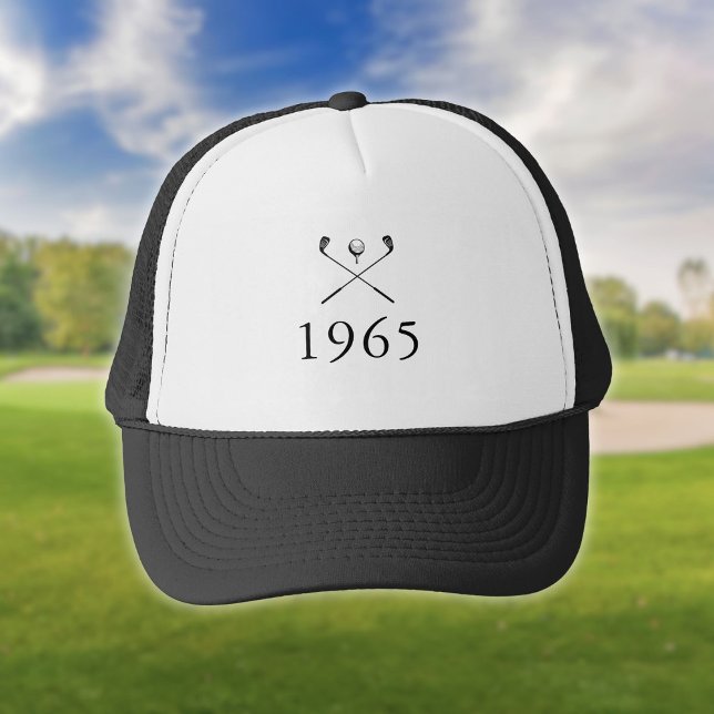 Gorra De Camionero Palos de golf personalizados del año de nacimiento (Personalized Birth Year Golf Clubs Trucker Hat)