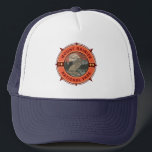 Gorra De Camionero Parque nacional Mount Rainier Compass Retro Red Fo<br><div class="desc">Diseño de arte vectorial Mount Rainier. El parque está rodeado de valles,  cascadas y prados subalpinos.</div>