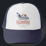 Gorra De Camionero Parque nacional Yellowstone Montañas Wolf<br><div class="desc">Diseño vintage Yellowstone US National Park Wolf, Mountains & Adventure. Gran diseño de prendas de vestir para personas que aman el acampada al aire libre, el camper, el senderismo, el viaje por carretera, el viaje familiar, el viaje de verano. El lugar perfecto para usar mientras planea un viaje por la...</div>