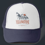 Gorra De Camionero Parque nacional Yellowstone Montañas Wolf<br><div class="desc">Diseño vintage Yellowstone US National Park Wolf, Mountains & Adventure. Gran diseño de prendas de vestir para personas que aman el acampada al aire libre, el camper, el senderismo, el viaje por carretera, el viaje familiar, el viaje de verano. El lugar perfecto para usar mientras planea un viaje por la...</div>