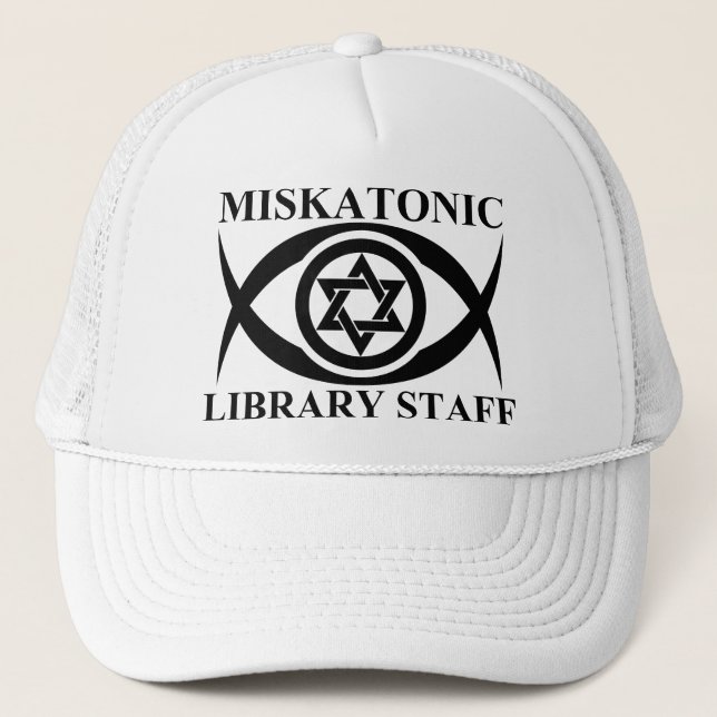 GORRA DE CAMIONERO PERSONAL DE LA BIBLIOTECA MISKATONIC (Anverso)