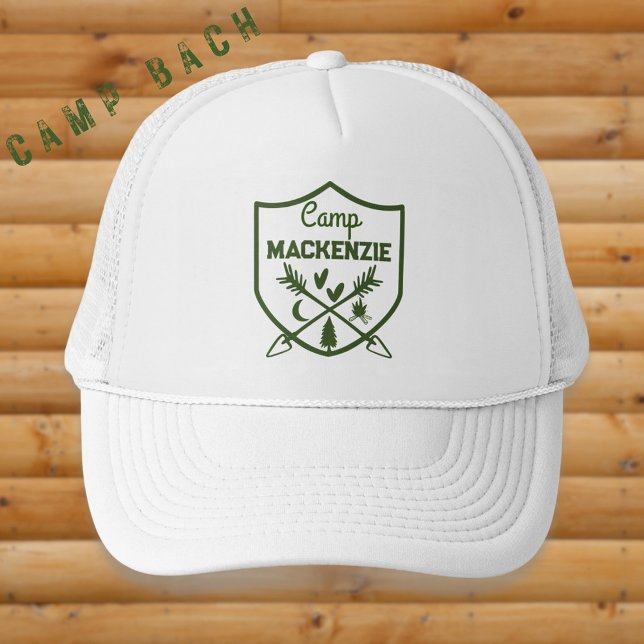Gorra De Camionero Personalización de la placa de bachillerato retro  (Official Camp Bride logo with a shield and arrows. Hearts, campfire, tree, and moon. A charming cap.)