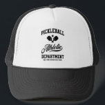 Gorra De Camionero Personalizado del Departamento de Atletismo Retro<br><div class="desc">Gorra de piquetes divertidos con remo cruzado,  bola y tipografía retro. Añade tu texto personalizado para personalizar - nombre del equipo,  nombre del club,  ciudad,  ciudad,  nombre del torneo,  etc. Hace que jugar al pickleball sea aún más divertido.</div>