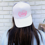 Gorra De Camionero Personalizado del partido Bachelorette de Camp Bac<br><div class="desc">Prepárate para añadir un toque de estilo personalizado a tu fiesta de bach de campamento de montaña con nuestro sombrero de camionero Personalizado del partido Camp Bach personalizado. Este gorra único es más que un simple accesorio; es un camionero de bachillerato de campo personalizado que marca la pauta para una...</div>
