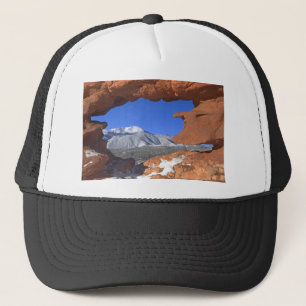 Gorra De Camionero Pico de pikes a través del agujero de arenisca 01