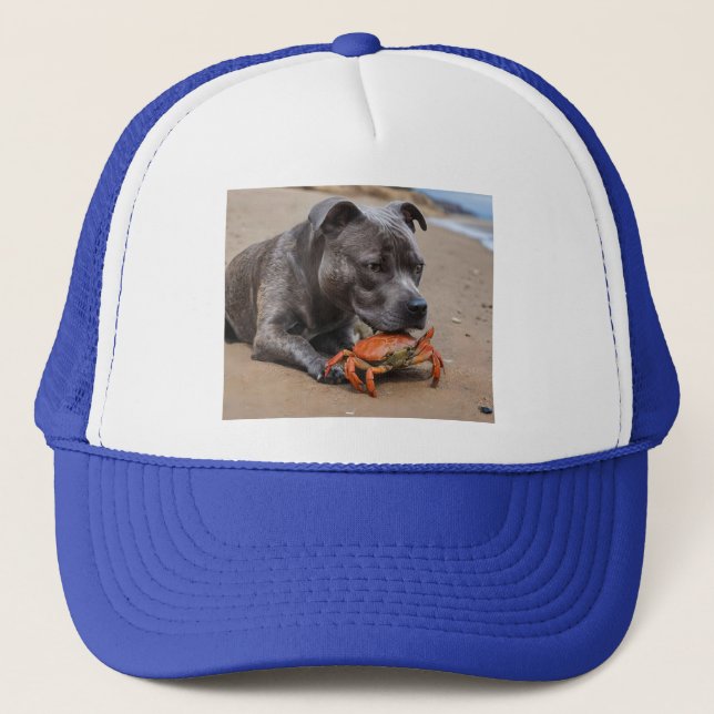 Gorra De Camionero "Playside Pals: un Staffy y su compañero de cangre (Anverso)