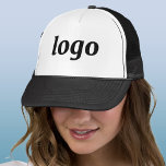 Gorra De Camionero Promoción de marca comercial con logotipo simple<br><div class="desc">Añade tu propio logotipo a este diseño. Minimalista y profesional. Excelente para la marca de empleados,  o como producto promocional para sus clientes y clientes.</div>