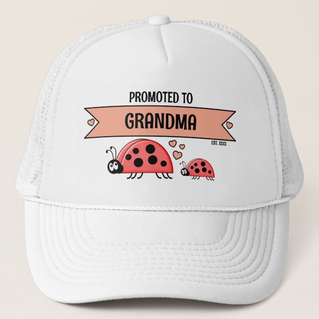 Gorra De Camionero Promoted to Grandma ladybugs white peach (Anverso)