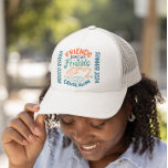 Gorra De Camionero Puerta de la cabina de crucero de los amigos<br><div class="desc">Este diseño puede ser personalizado en el área proporcionada cambiando la foto y/o el texto. O puede personalizarse haciendo clic en Personalizar esta plantilla y, a continuación, eligiendo la opción de hacer clic en el personalizar y eliminando o cambiando el color del fondo, agregando texto, cambiando el color o estilo...</div>
