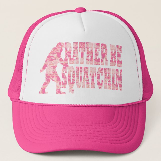 Gorra De Camionero Rather be squatchin pink camo (Anverso)