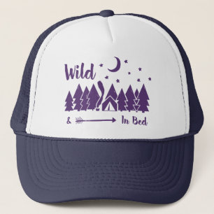 Gorra De Camionero Salvaje En La Cama