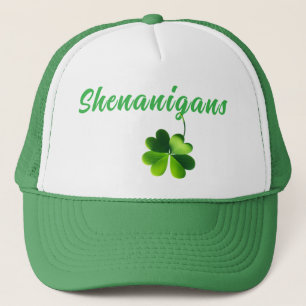Gorra De Camionero Shenanigans y una camiseta de cuatro hojas