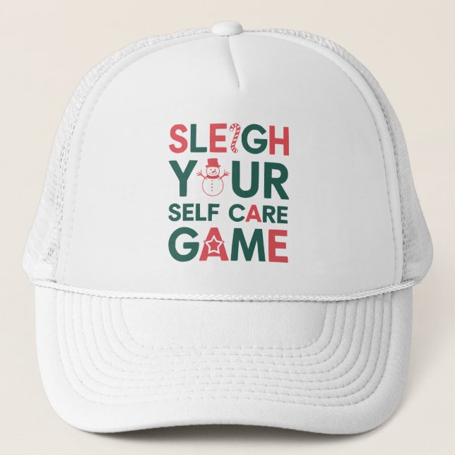 Gorra De Camionero Sleigh Your Self Care Game Navidad Wellness (Anverso)