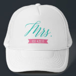 Gorra De Camionero Sra. Fechada Personalizada<br><div class="desc">Añádase la fecha establecida o el futuro apellido a esta bonito y a la moderna "señora". Gorra de béisbol. Este es un gran regalo para la futura novia o recién casada.</div>