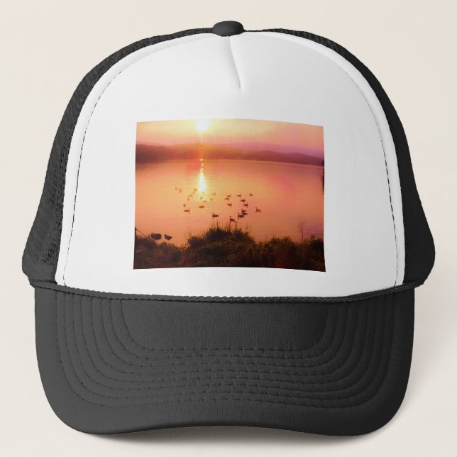 Gorra De Camionero Sunset de lago rosa y melocotón (Anverso)