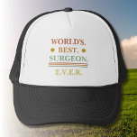 Gorra De Camionero Texto vintage | El mejor cirujano del mundo | Rega<br><div class="desc">Texto vintage | El mejor cirujano del mundo | Regalo para un cirujano. Usar esta camisa podría ser una manera divertida de mostrar orgullo por la profesión o de celebrar un logro personal. También podría servir como un comienzo de conversación y una manera de conectar con otros que comparten una...</div>