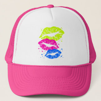 Gorra De Camionero Tigre de Corey 800, vasos vintage y besos de estre