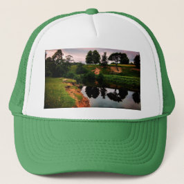 Gorra De Camionero Un banco, con árboles reflectantes