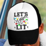 Gorra De Camionero Vamos a hacer gracioso a los Navidades livianos Fi<br><div class="desc">Entra en el espíritu festivo con nuestro diseño "Let's Get Lit Navidades Fiesta Funny - Xmas Light"! Perfecto para añadir algo de humor a sus celebraciones de vacaciones, este diseño lúdico cuenta con vibrantes luces de Navidades y una ingeniosa frase que iluminará cualquier reunión. Ya sea que estés hospedando a...</div>