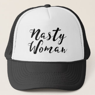 Gorra desagradable del camionero de la mujer