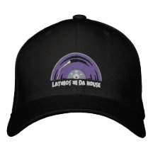 Gorra negra bordada