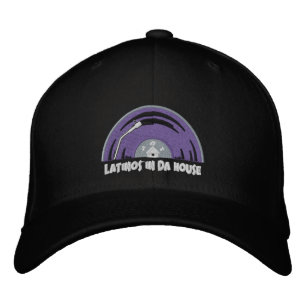 Gorra negra bordada