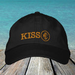 Gorra retro KISS ME / gorro de camionera Fiesta di<br><div class="desc">Gorras bordados: Clásico fiesta retro gorra con el texto "BESE A MÍ" - moda divertida,  fiesta de solteros,  ropa de universidad,  Papá Noel secreto,  celebraciones de oficina / noche fuera</div>