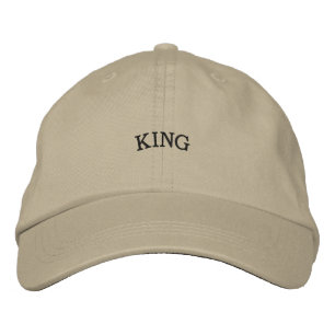 Gorras personalizadas con texto Rey en fuente Book