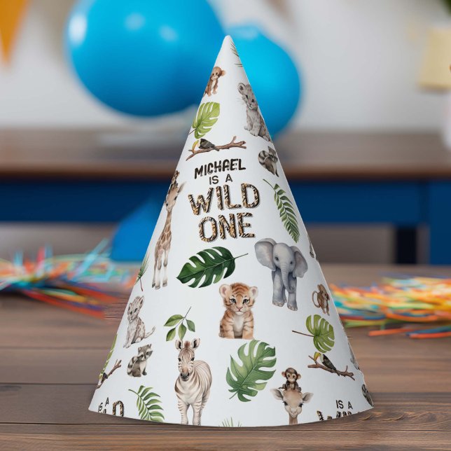 Gorro De Fiesta Es salvaje, chico con temas de Safari, primer cump (Wild One, boy 1st birthday party hat)
