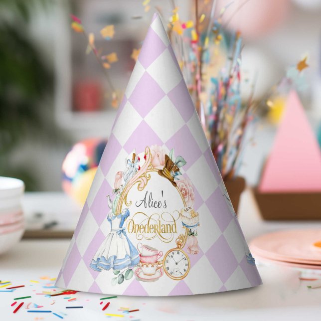 Gorro De Fiesta Púrpura, tierra de Onederland, fiesta de té, prime (Alice Onederland, Girl 1st birthday, purple cone birthday party hat.)
